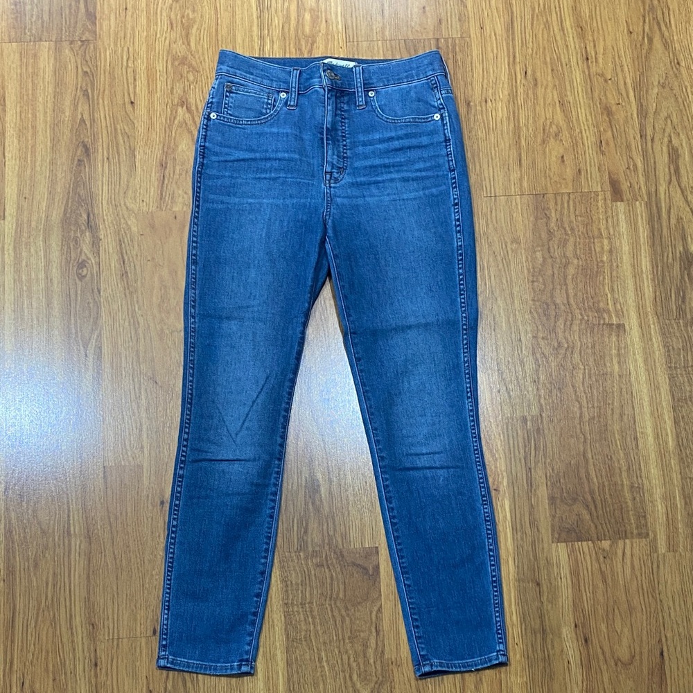 10” High-Rose Skinny Crop Jeans in Welling Wash: Summerweight Edition Size 26